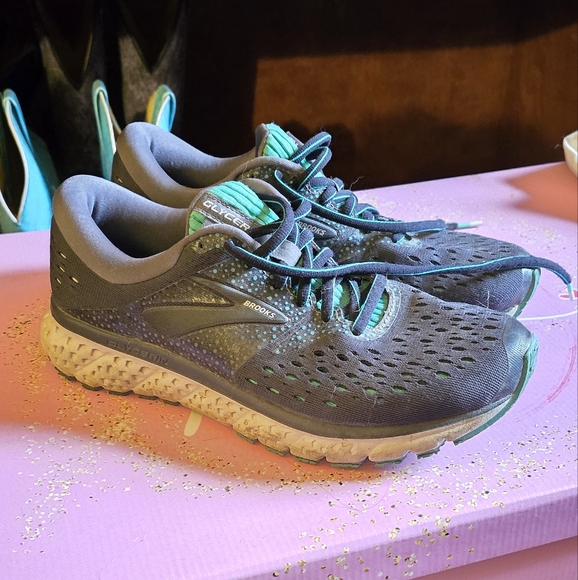 Brooks gray and turquoise shoes - Picture 2 of 4